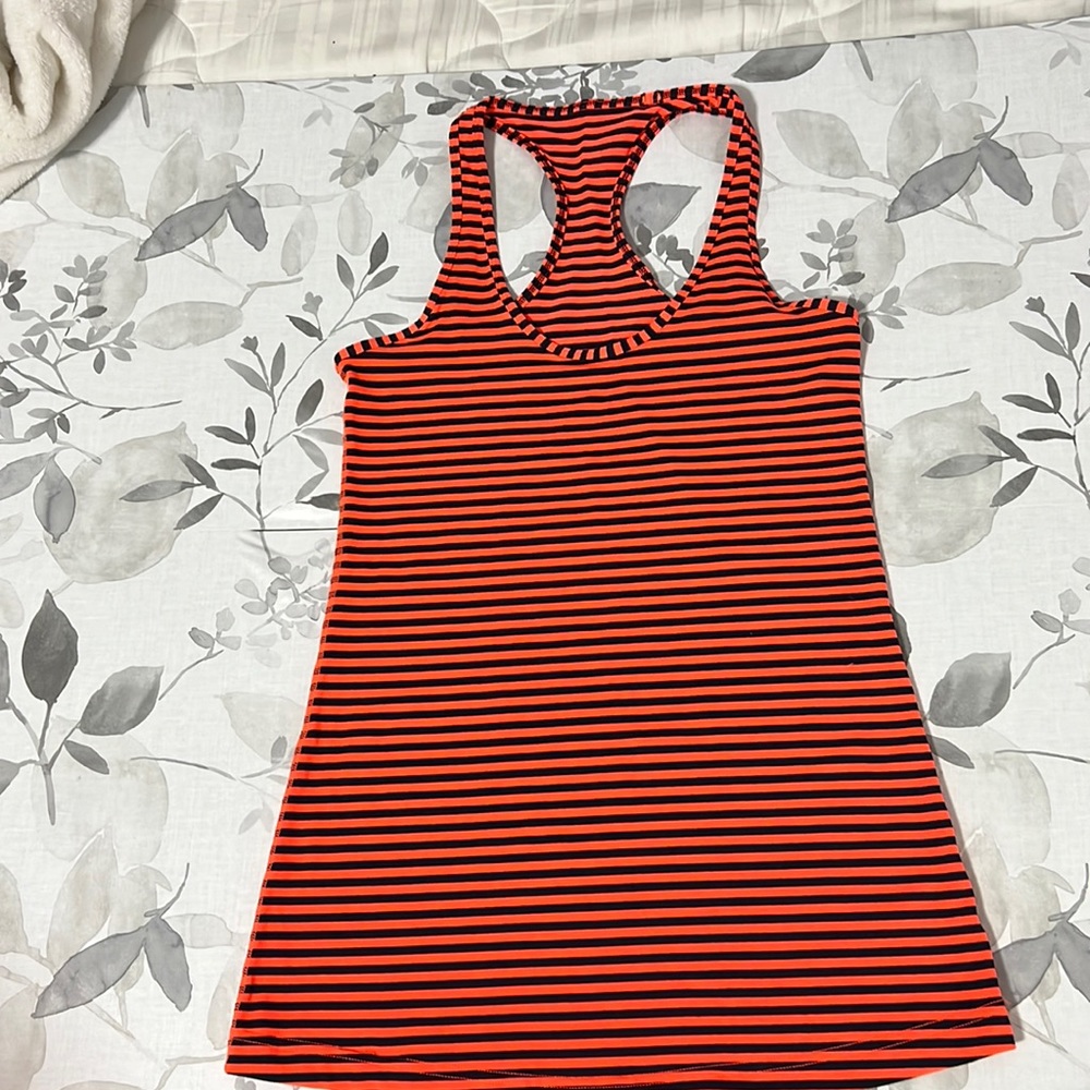 Lululemon tank top